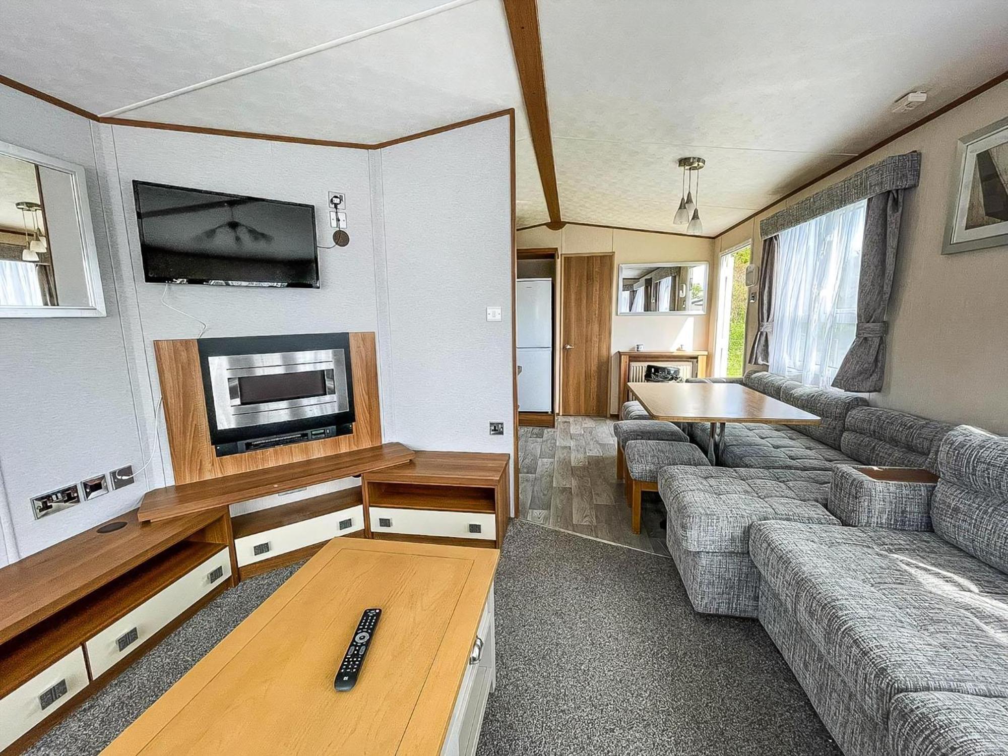 Lovely 8 Berth Caravan At Sunnydale In Lincolnshire Ref 35239S Louth  ภายนอก รูปภาพ