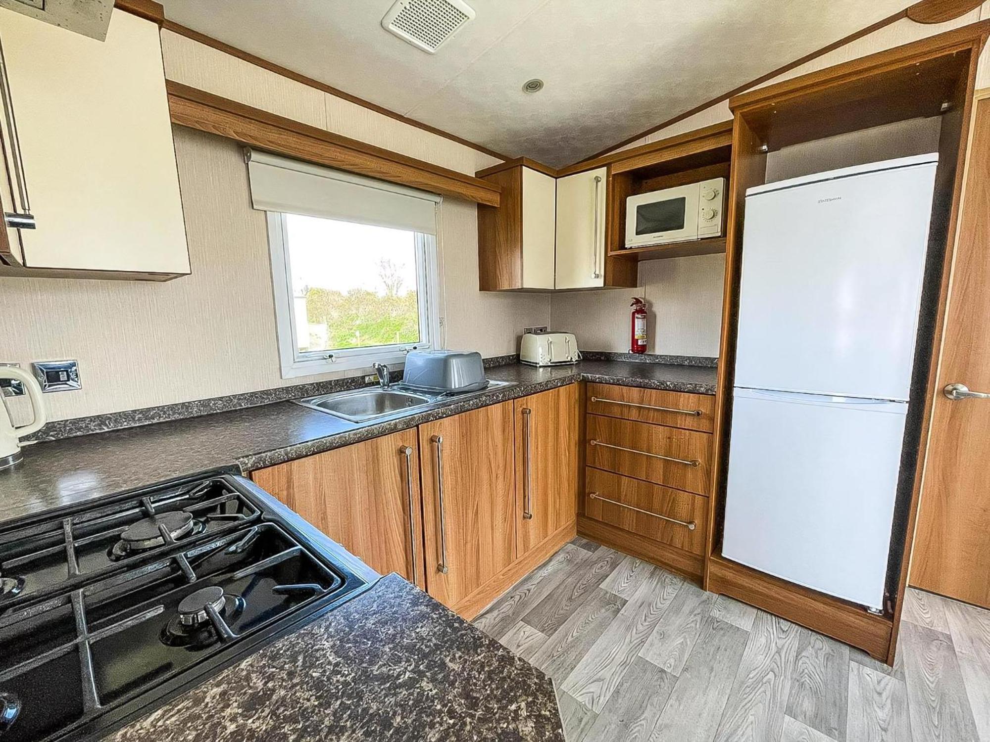 Lovely 8 Berth Caravan At Sunnydale In Lincolnshire Ref 35239S Louth  ภายนอก รูปภาพ